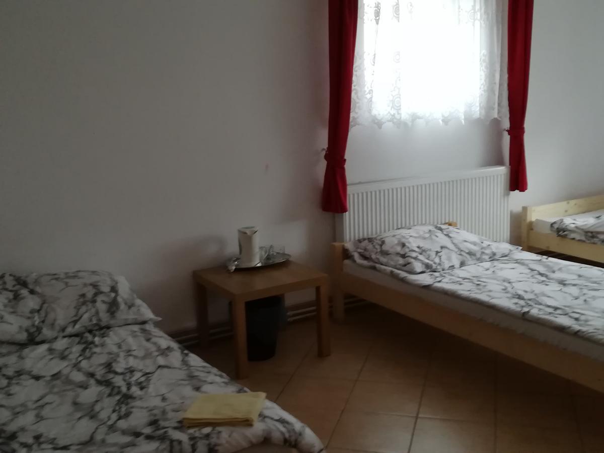 Hostel Lotniskowy Gdansk Exterior photo
